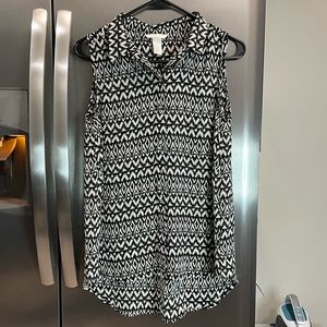 H&M sleeveless button down with high low hem, sheer, size 6